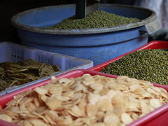 Grains and dried goods at market